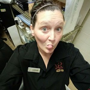 Meet your Posher, Justina